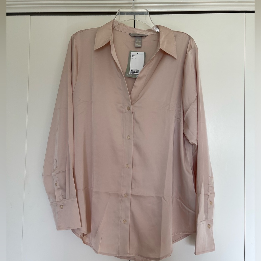 NWT! Satin Button down Size L